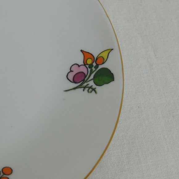 Kalocsa Hungary Hand Painted Coat of Arms Porcelain Decorated Wall Plate 6" FLAW - Picture 4 of 11